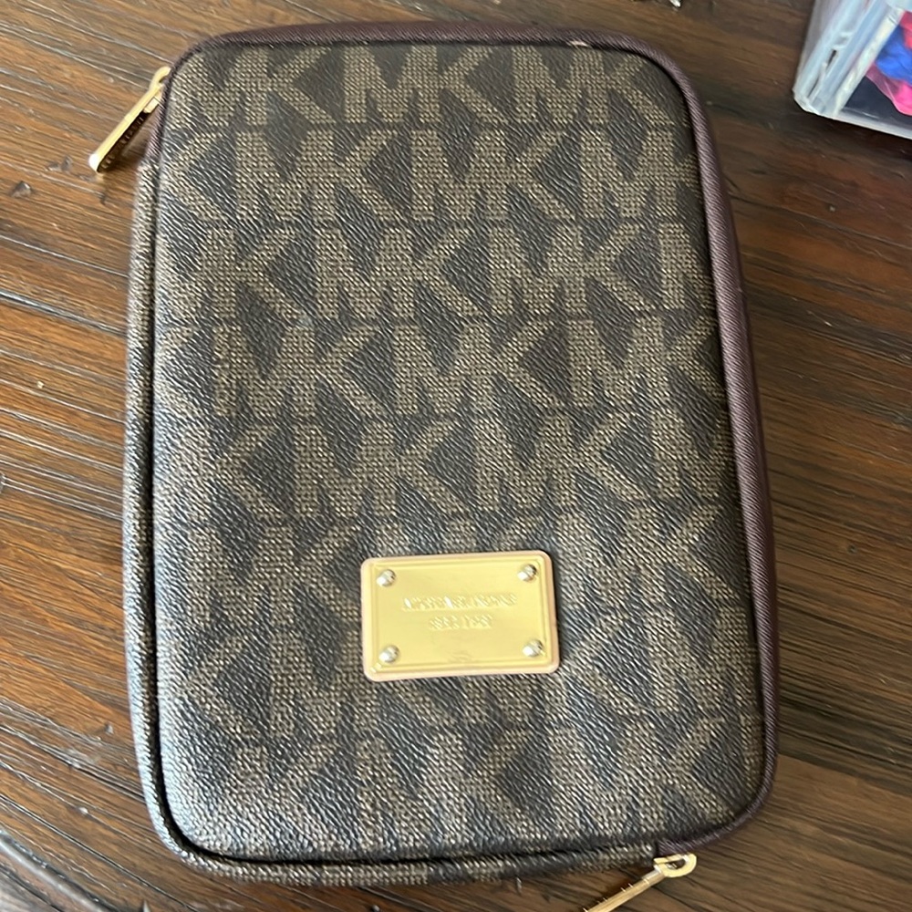 Michael Kors kindle case